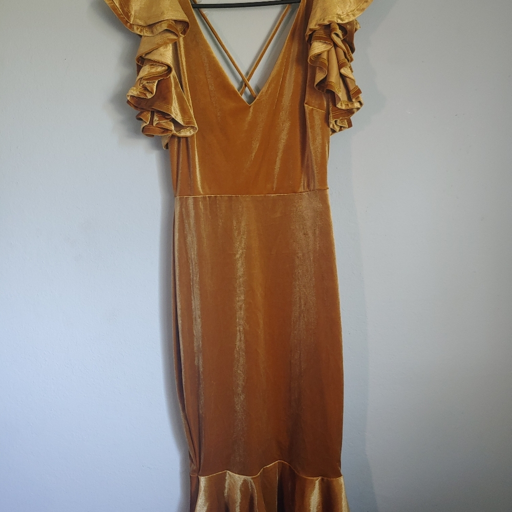 Beautiful Gold Velvet Fashion Nova Dress